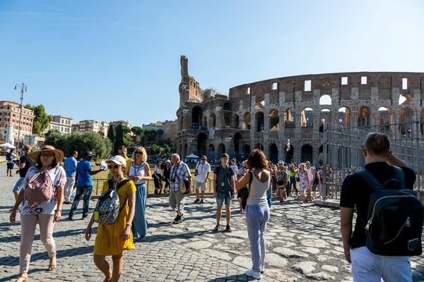 Comment choisir un sac de couchage adapté pour un camping en région polaire en été?